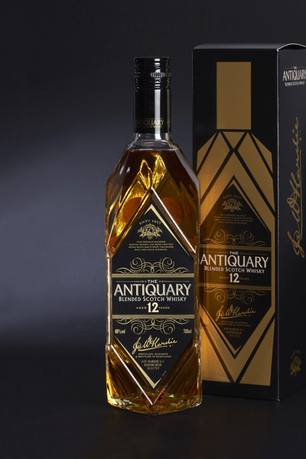 the Antiquary Whisky presentation